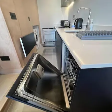 Two Bedrooms Exquisite En-Suite Apartment Deansgate Manchester Exterior photo